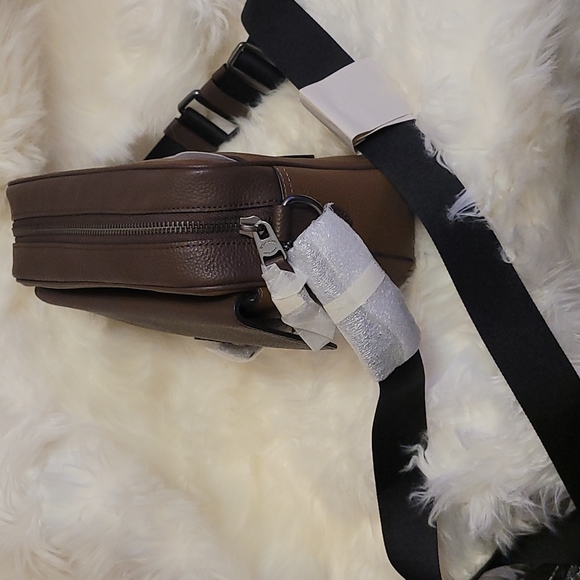 Coach - Picture 3 of 4